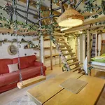 Hostel Artharmony & *