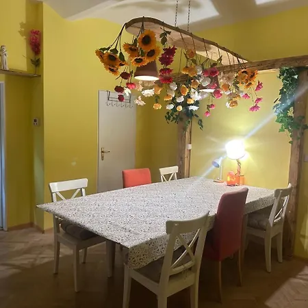 אכסניה Artharmony & *