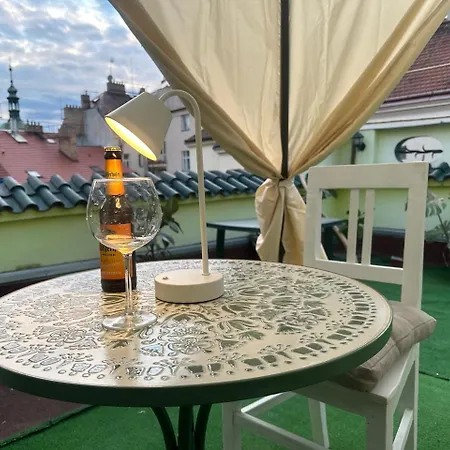 بيت شباب Artharmony & براغ