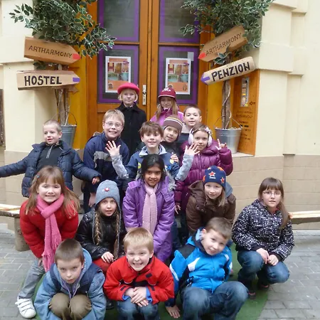 بيت شباب Artharmony & براغ