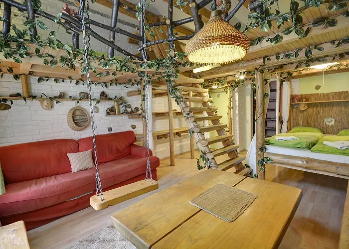 Хостел Artharmony & *