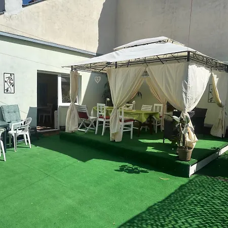 Artharmony & 호스텔