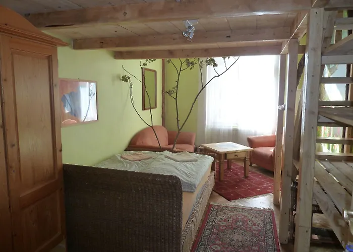 Artharmony & Albergue Praga